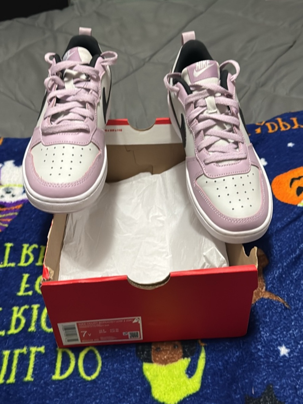 Nike Kids Low-Top Sneakers in Light Pink and White with Black Swoosh